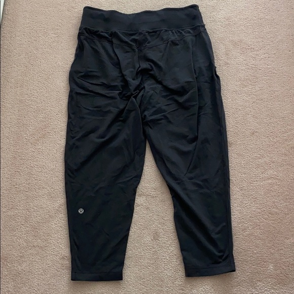 Lululemon Crop - Picture 4 of 6